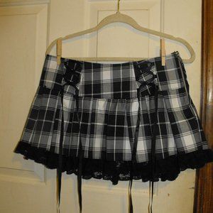 Plaid lace up Widow skirt (M)